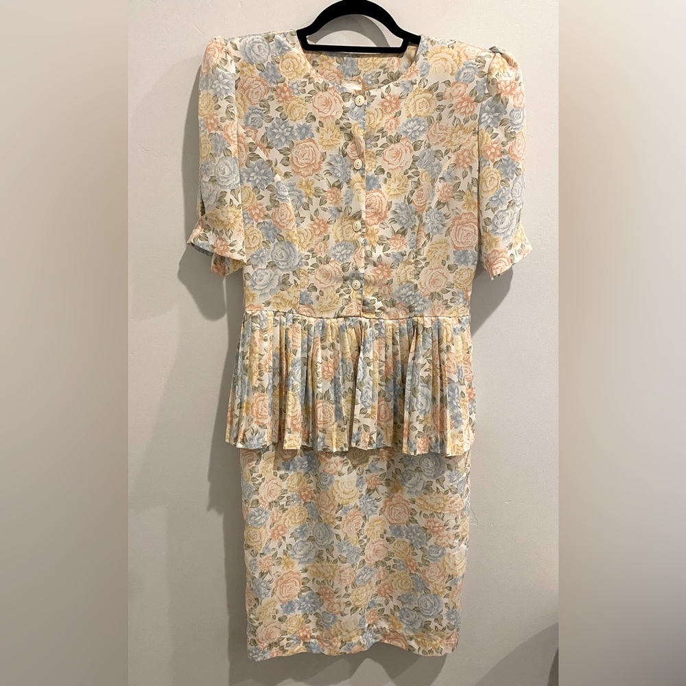 Vintage John Richard women’s pastel floral wiggle peplum dress size 10 petite